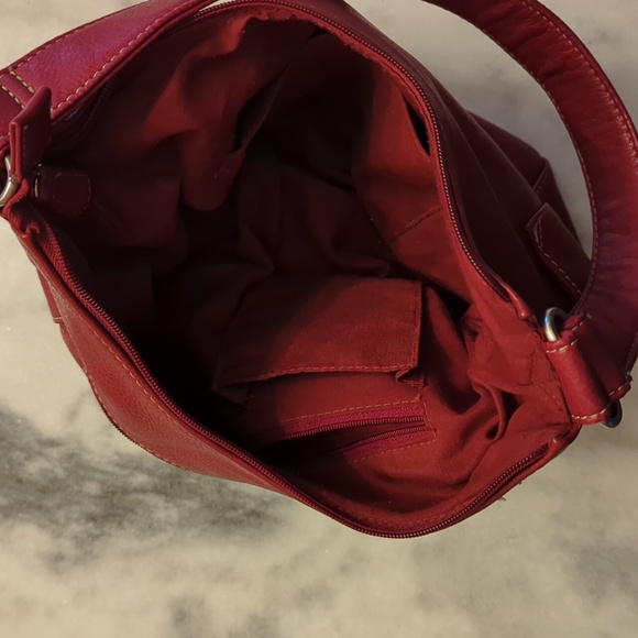 Genuine red pebbled leather hobo style shoulder bag - Picture 9 of 13